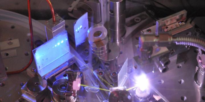 UBC研发新型极紫外激光源，可在极短时间内可视化电子散射